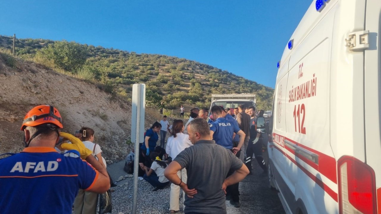 Adıyaman’da minibüs devrildi, tarım işçileri yaralandı