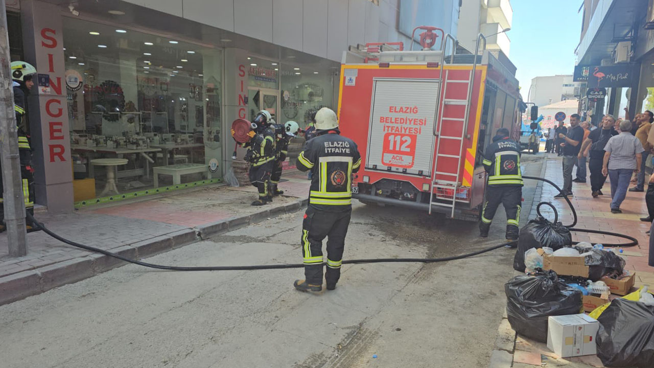 Elazığ’da apartman dairesinde yangın