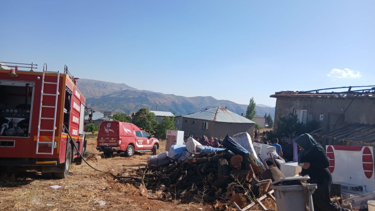 Malatya'da çatı yangını