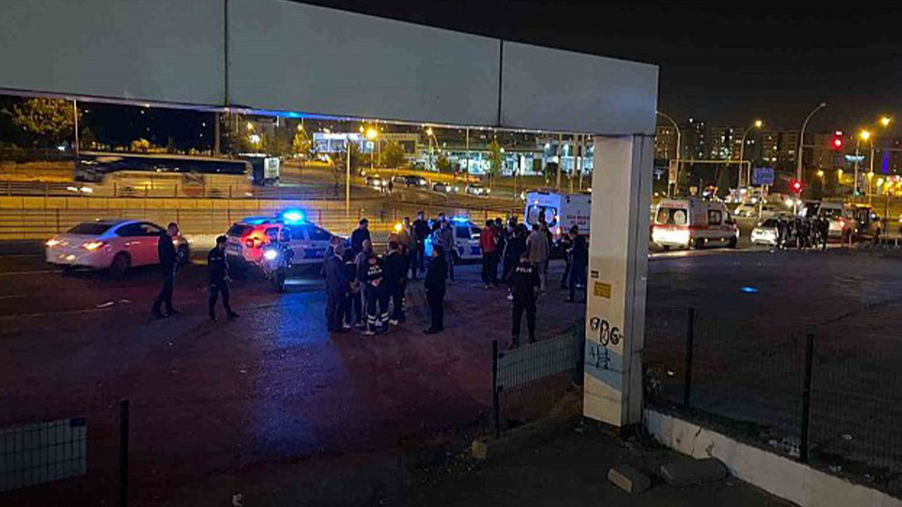 Diyarbakır’da halay durdu, sopalar konuştu