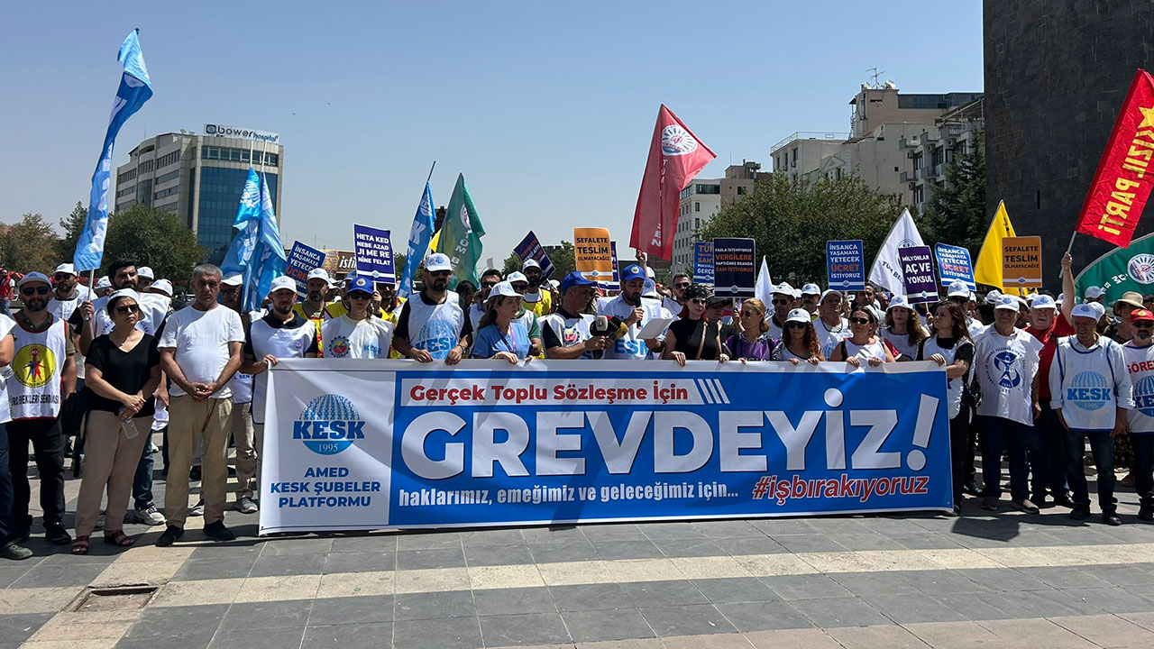 Diyarbakır’da halaylı iş bırakma eylemi