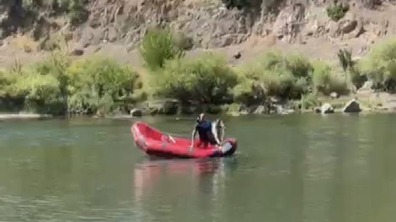 Elazığ'da serinlemek isteyen genç suda kayboldu