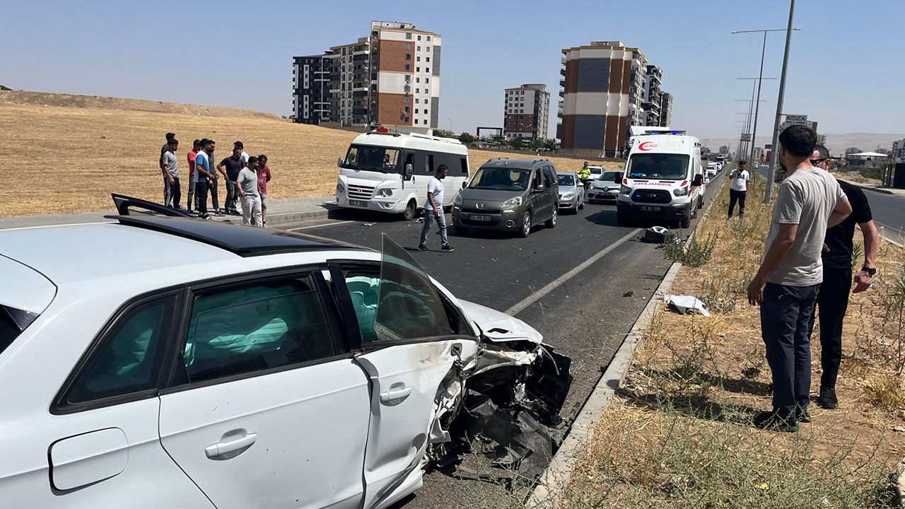 Batman'da zincirleme trafik kazası: 2 yaralı