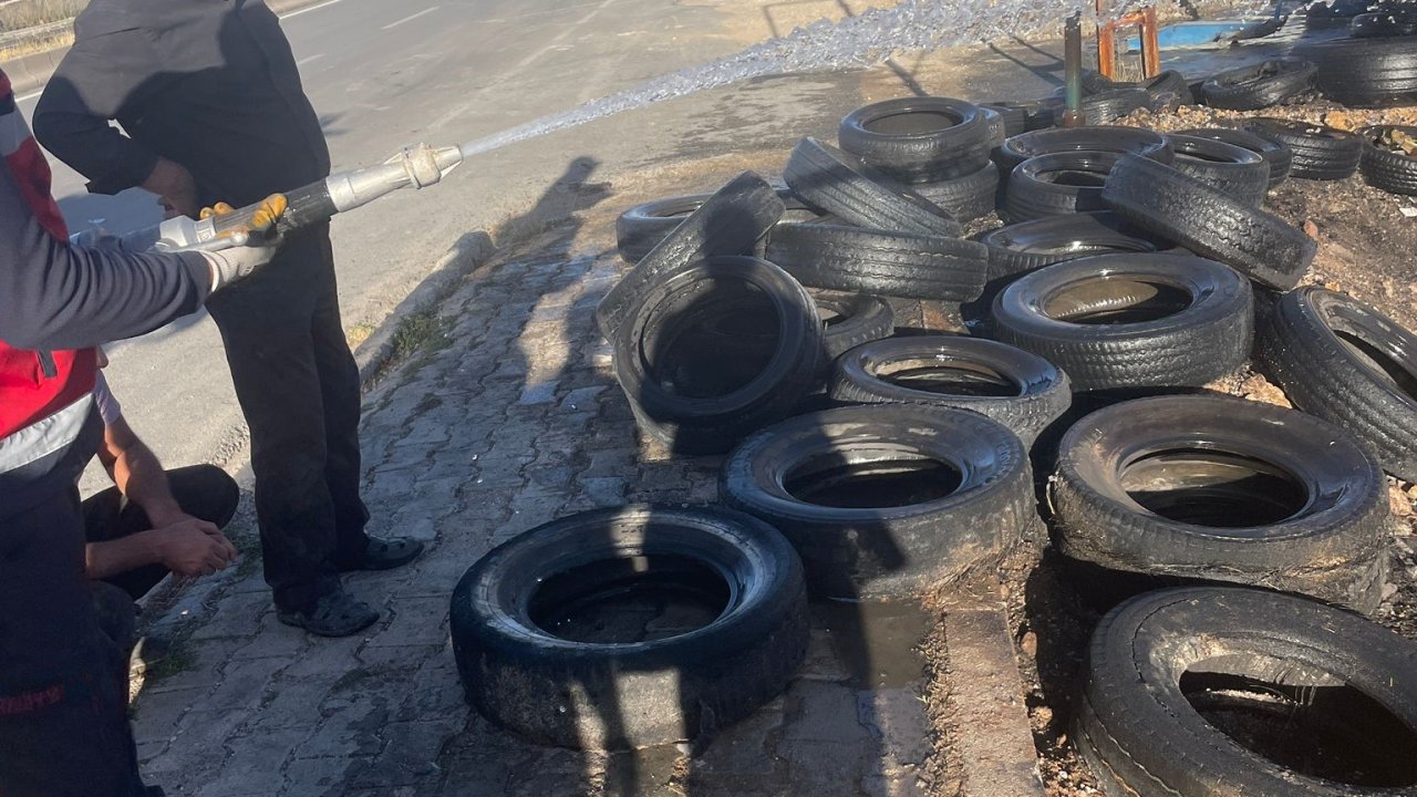 Van’da lastik yığını yangını paniğe neden oldu