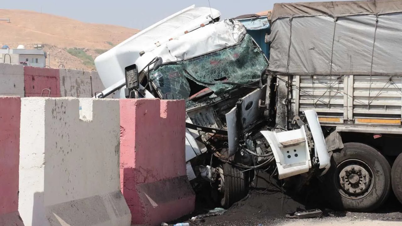 Cizre'deki trafik kazasında kardeşler çarpıştı