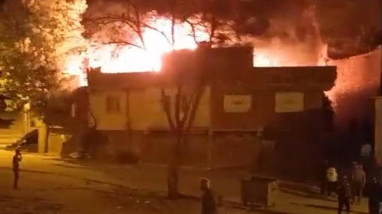 Diyarbakır’da alevlere teslim olan ev paniğe neden oldu