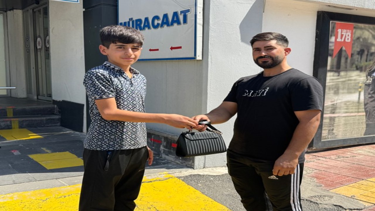 Batman'da 15 yaşındaki gençten milyonluk dürüstlük