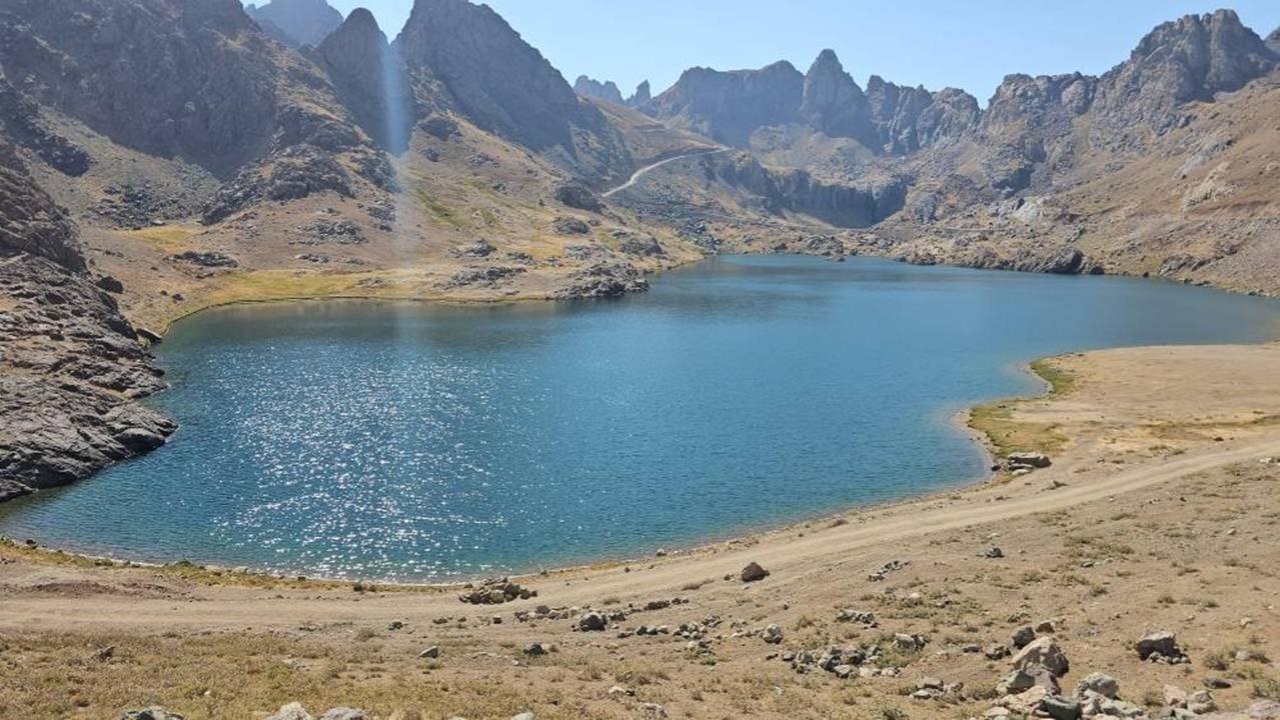 Cilo Dağı eteklerinde saklı bir cennet: Sat Gölleri