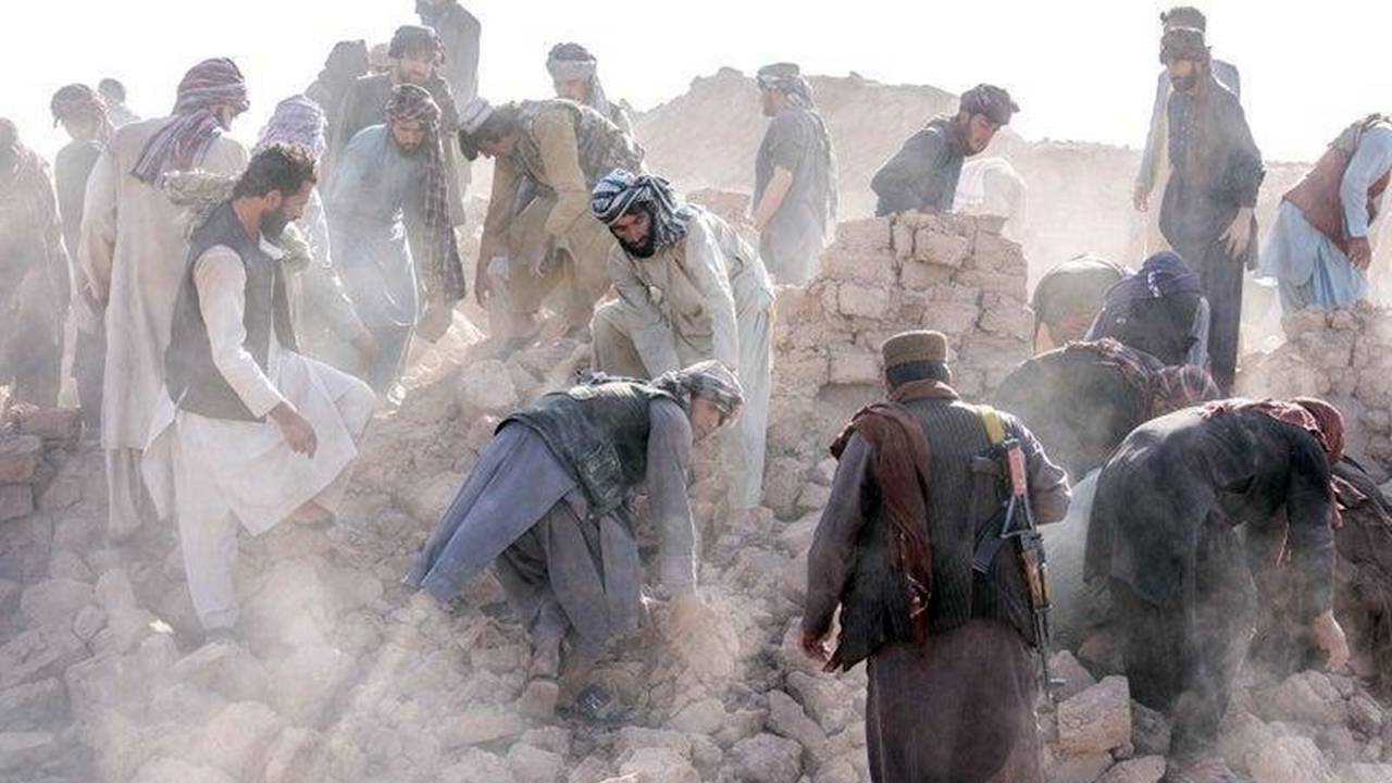 Afganistan’da ağır bilanço: 600’den fazla ölü
