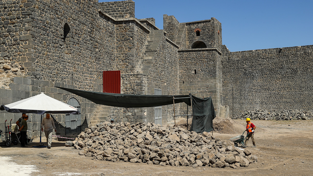 Diyarbakır'daki tarihi ‘Alay Meydanı’ turizme kazandırılacak