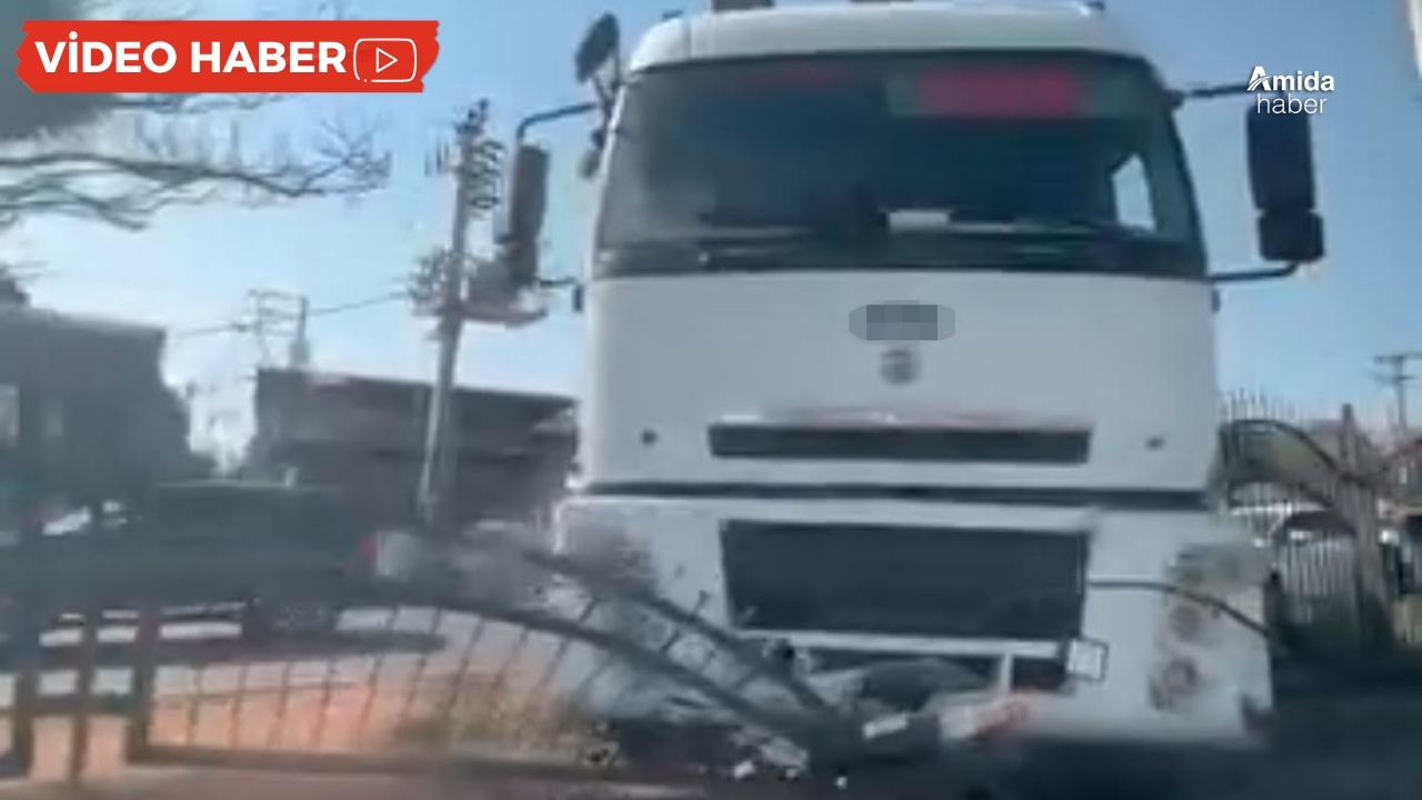 Diyarbakır-Şanlıurfa yolunda kaza: Tır refüje çıktı