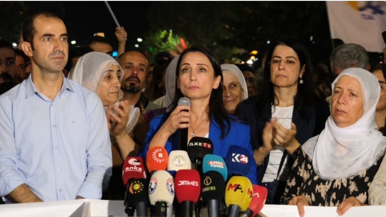 Hatimoğulları Diyarbakır’da konuştu: Barışı inşa edeceğiz