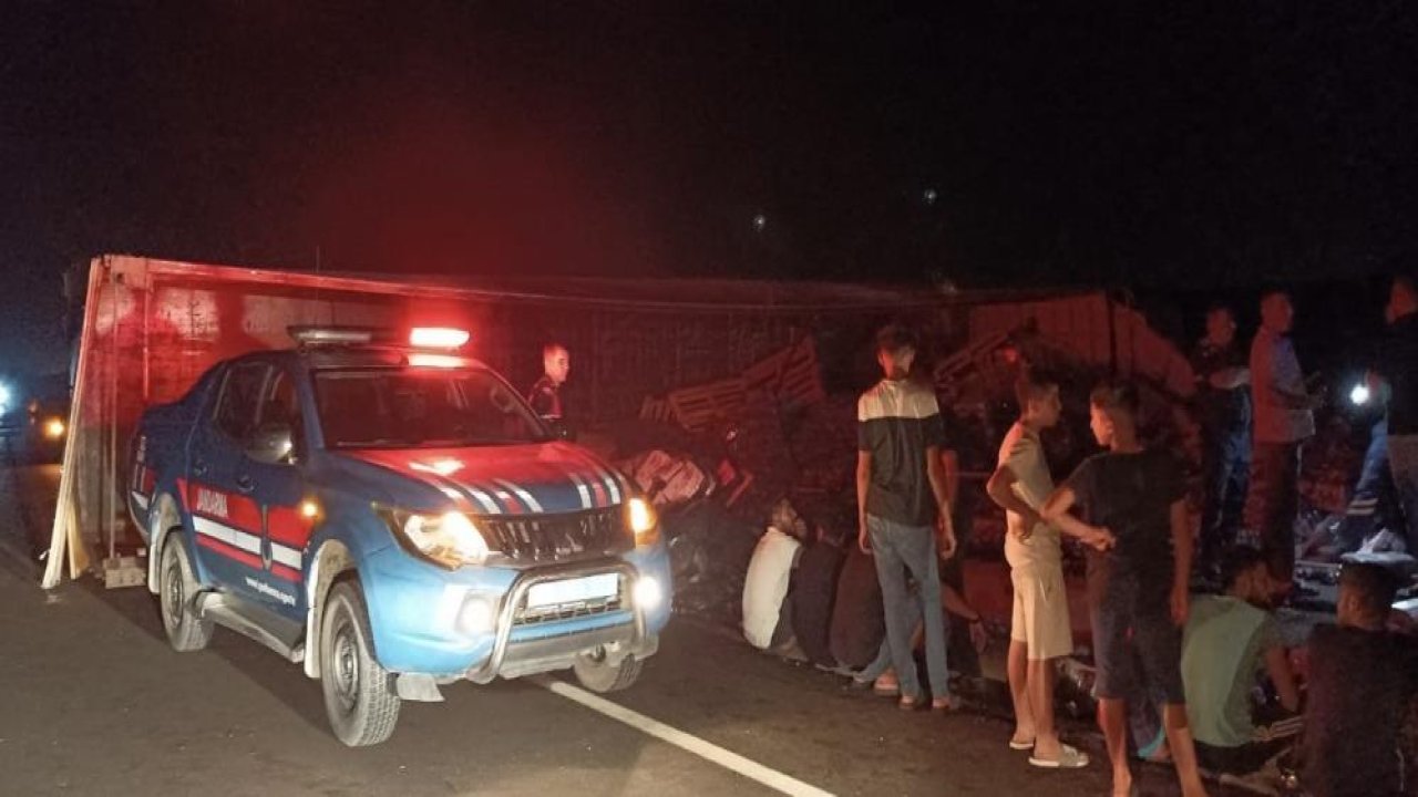 Gaziantep’te tır devrildi: Sürücü yaralandı
