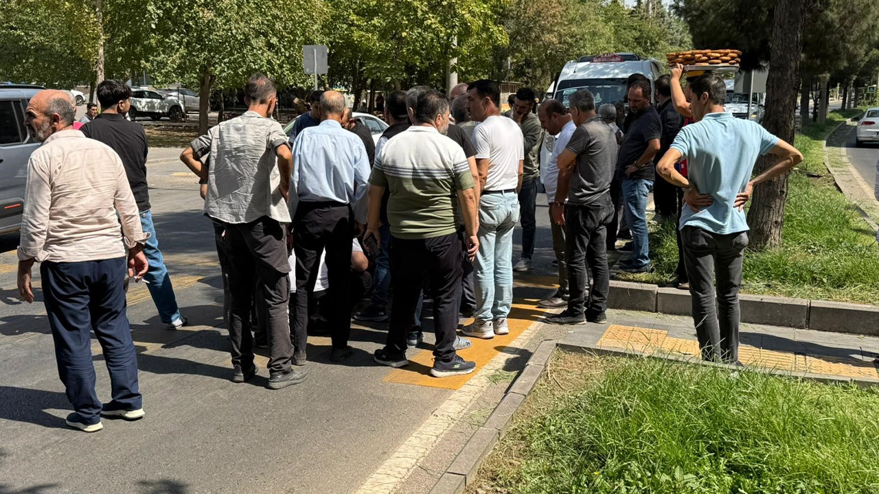 Diyarbakır'da minibüs yayaya çarptı