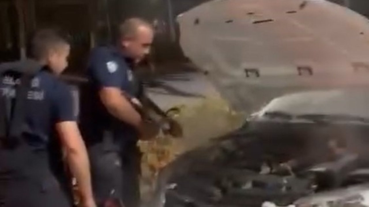 Elazığ: Seyir halindeki otomobil yandı