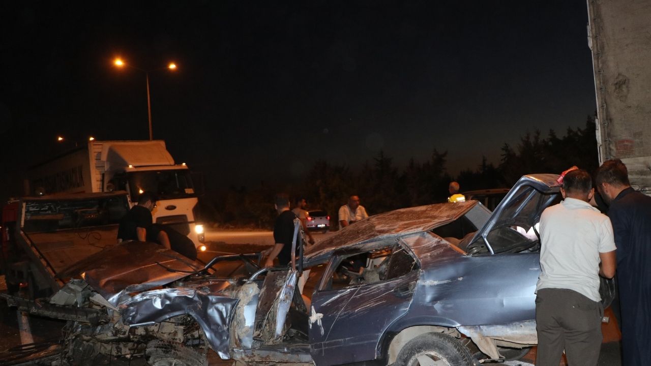 Kilis'te trafik kazası: Otomobil devrildi, 2 yaralı