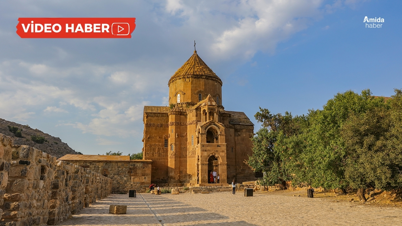 Akdamar Kilisesi’nde yılın ayini başladı