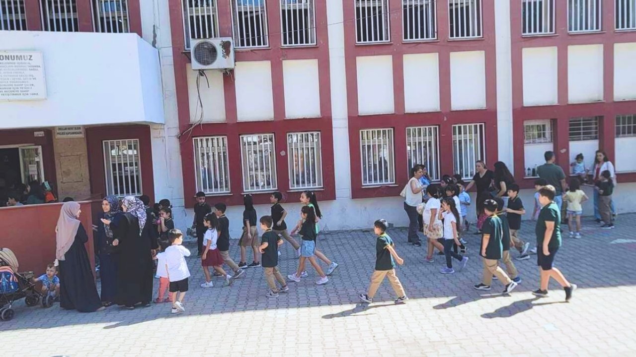 Diyarbakır’da ders zili çaldı: Veliler okul nöbetinde