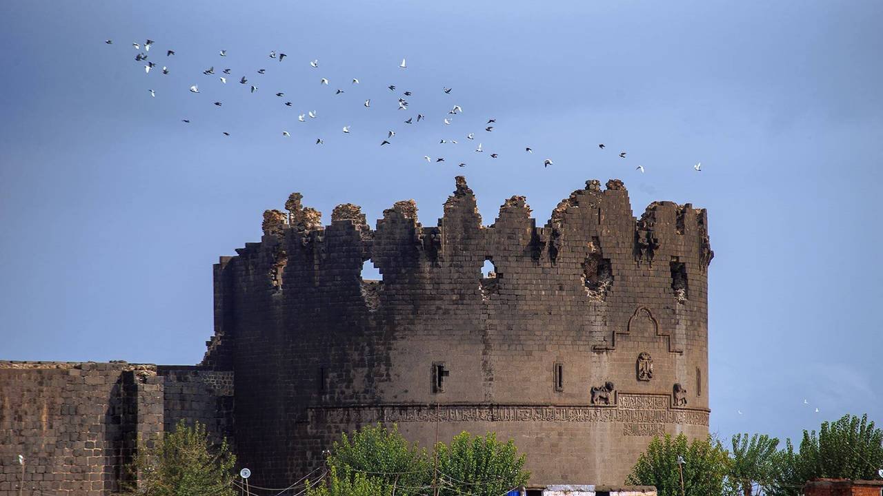 Diyarbakır’da kişiye şartname iddiası