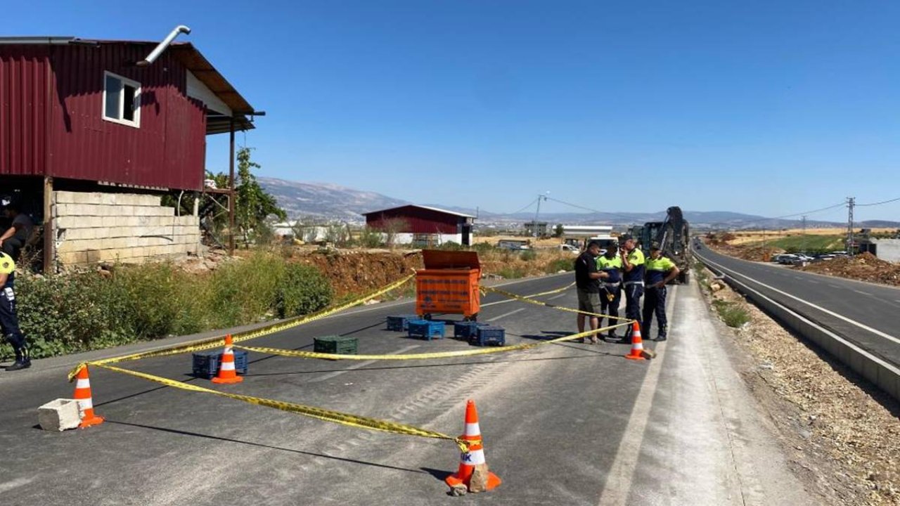 İş makinesi kardeşlere çarptı: Hatice öldü, Ali ağır yaralı
