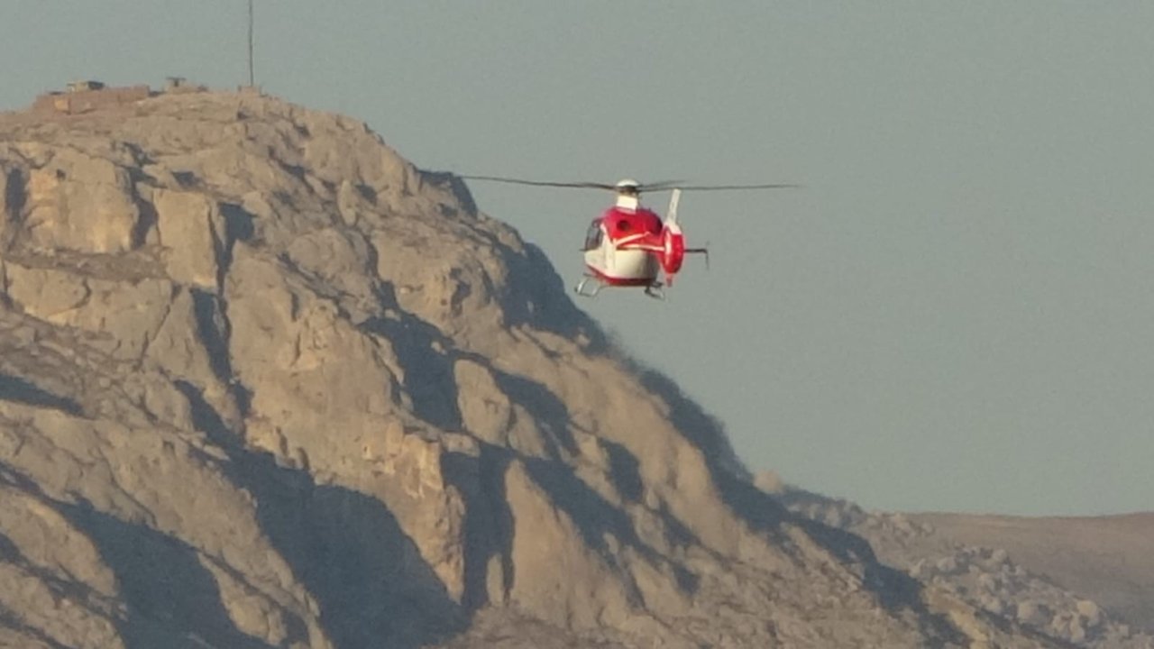 Van'da bacağı kırılan gence ambulans helikopter gönderildi