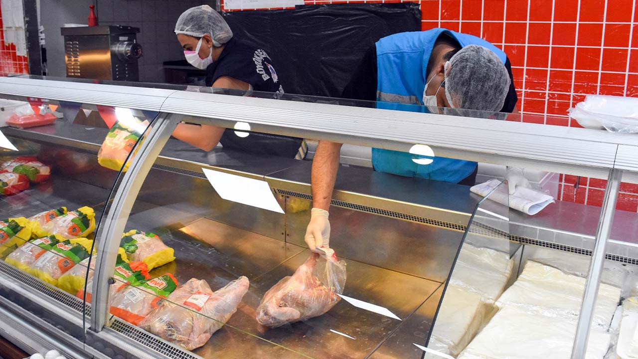 Diyarbakır’da gıda denetimi: 1 ton imha edildi