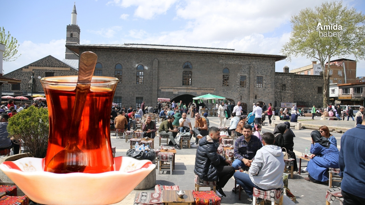 Diyarbakır’da ekmekten sonra çaya da zam geldi