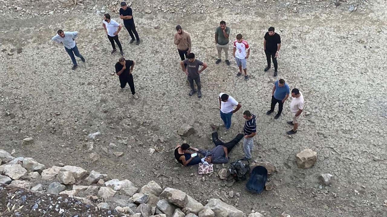Bitlis’te patpat devrildi: Şarampole uçan sürücü yaralandı