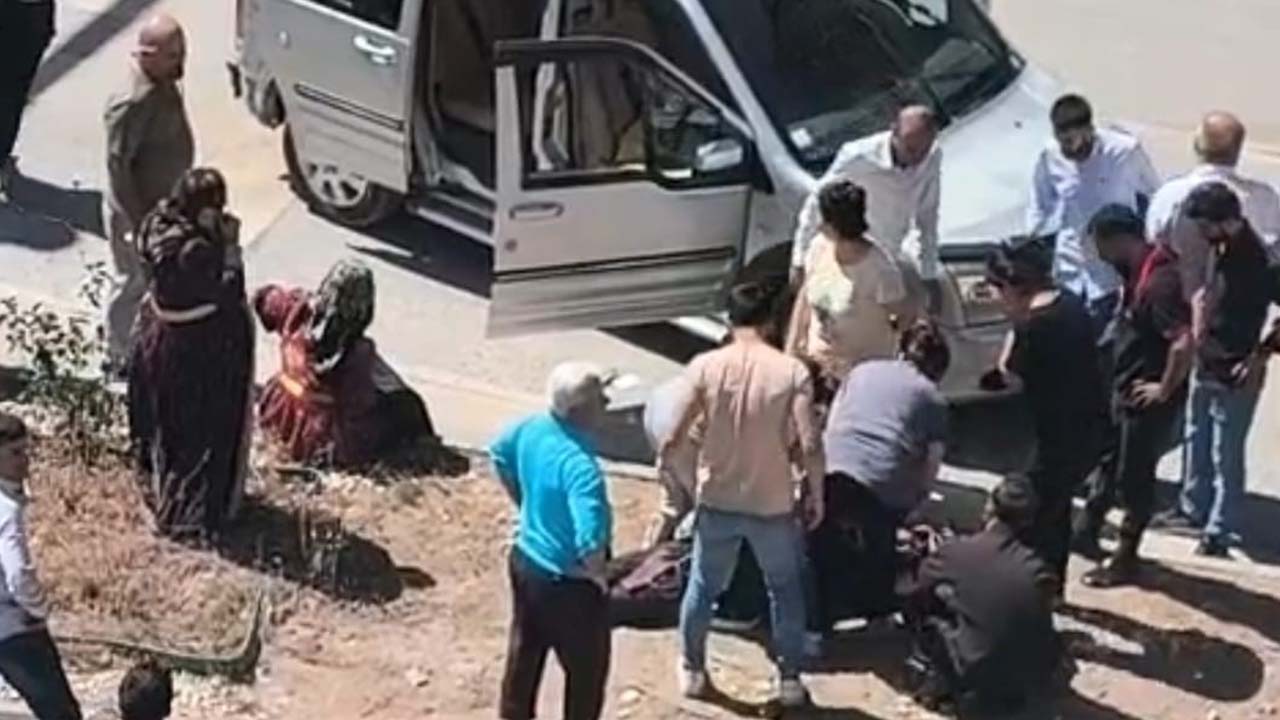 Hakkari'de freni patlayan çekici 6 araca çarptı