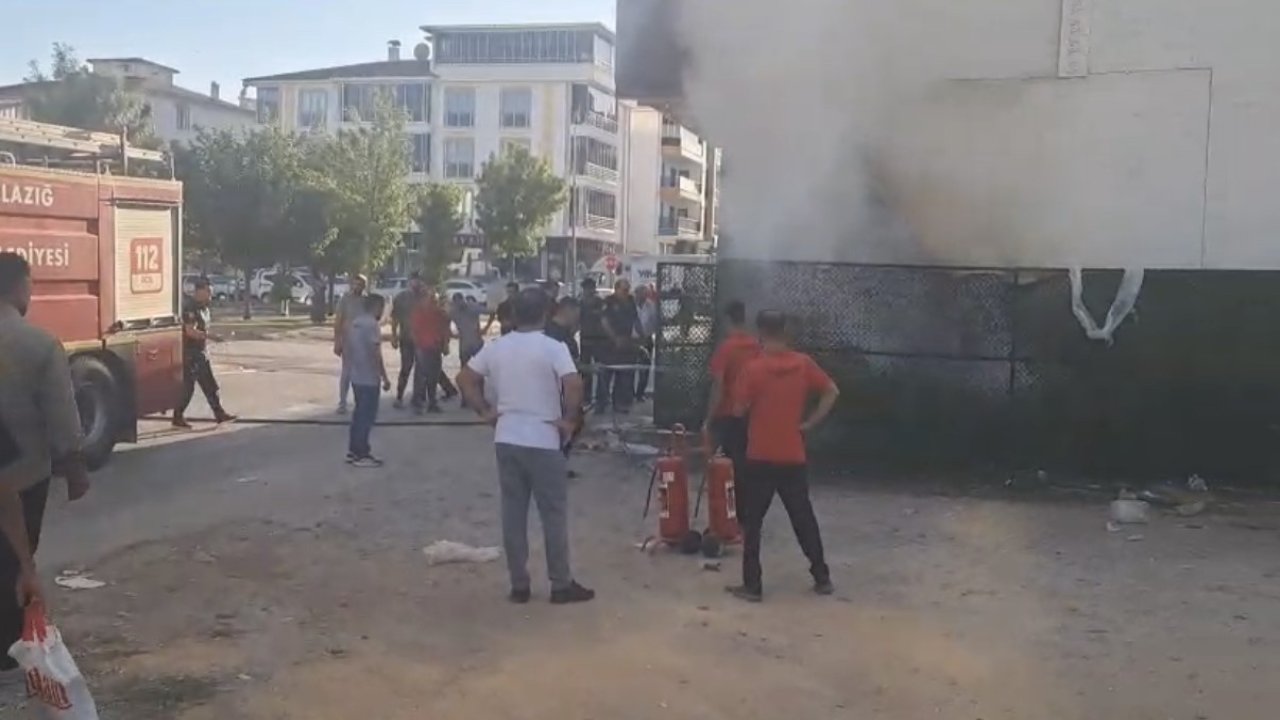Elazığ'da yangın: İtfaiye ekipleri seferber oldu