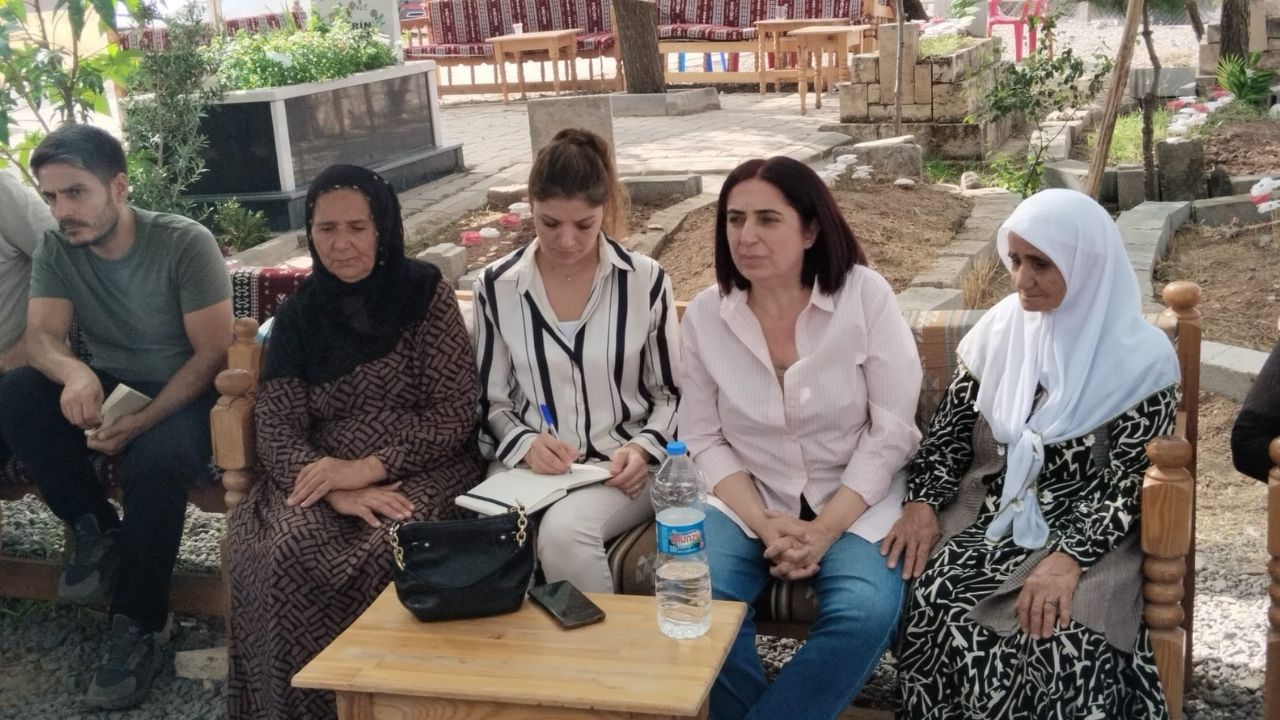 Güran’ın kabrini Ziyaret eden DEM Partili Vekil:  Hukuksuzluk var