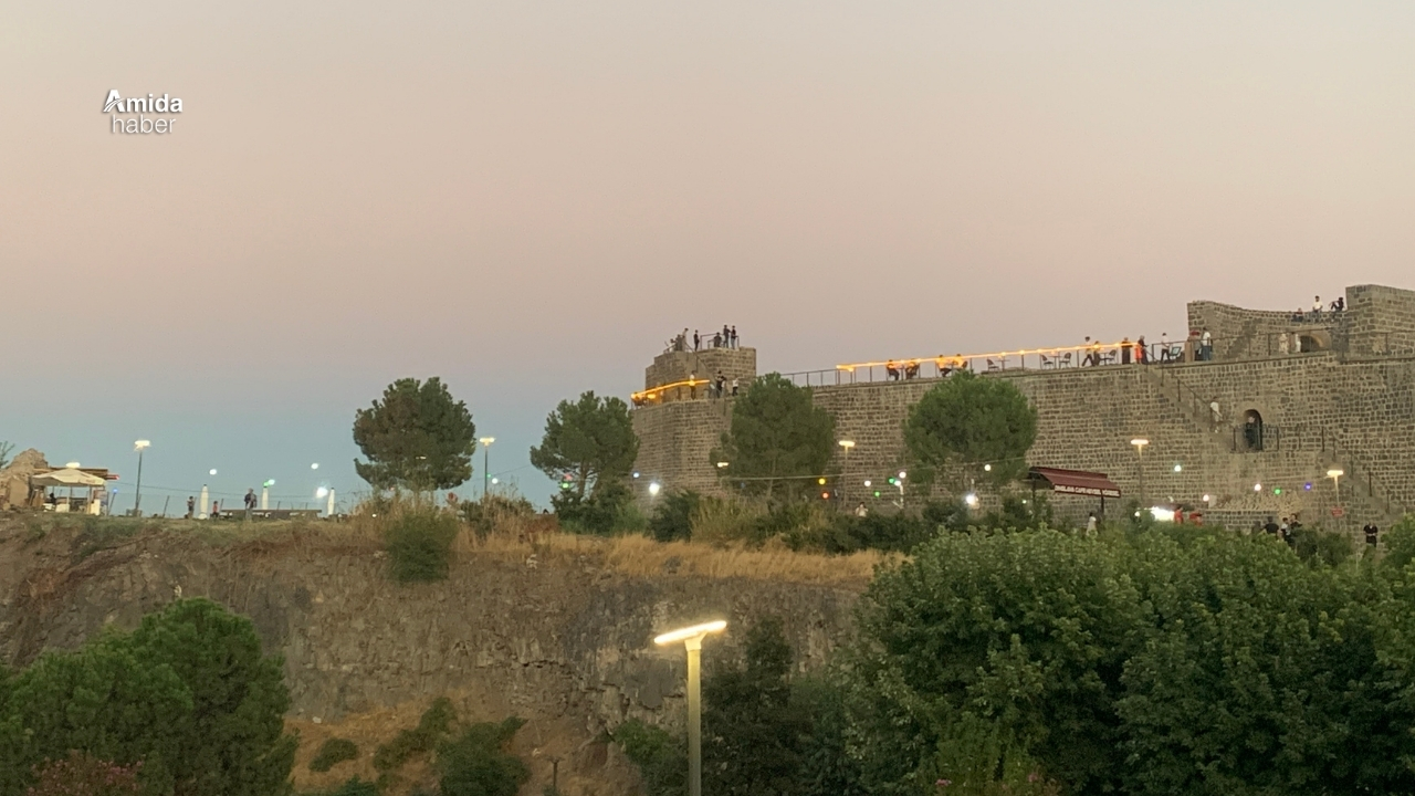 Ne UNESCO koruyabildi ne Diyarbakır: Sura kafe
