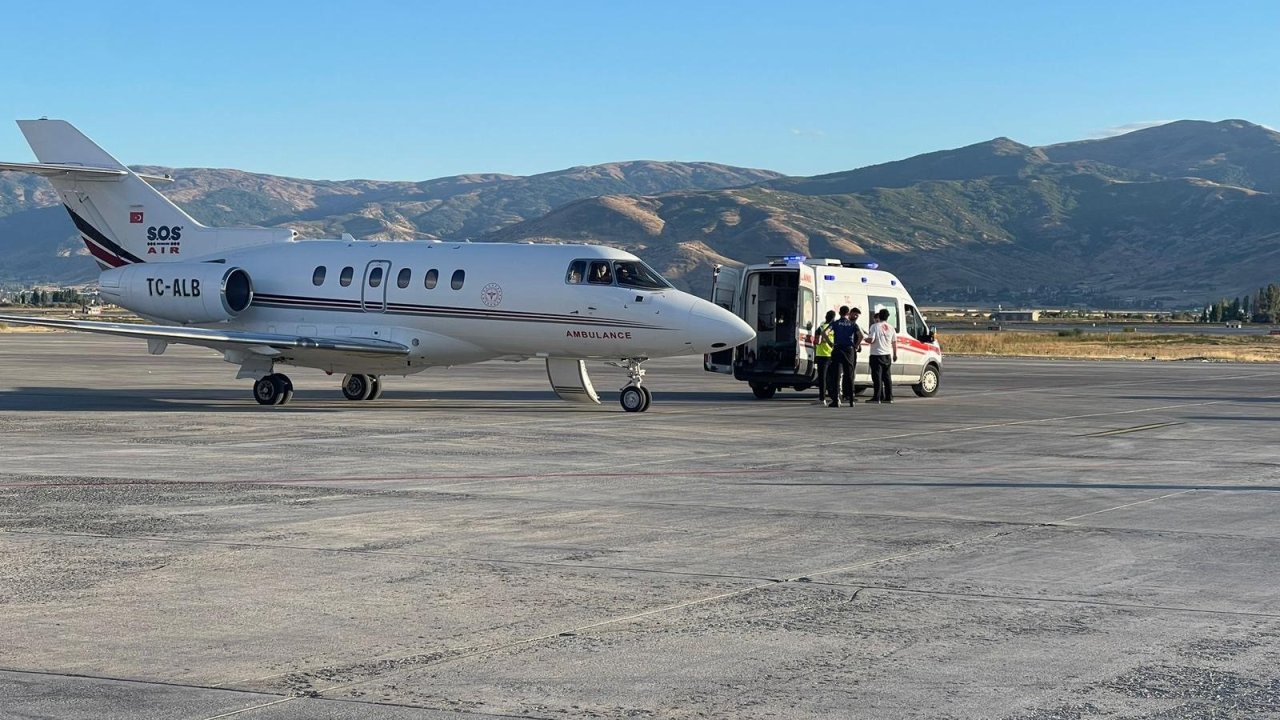 Bitlis'ten Ankara'ya ambulans uçakla hasta sevkiyatı