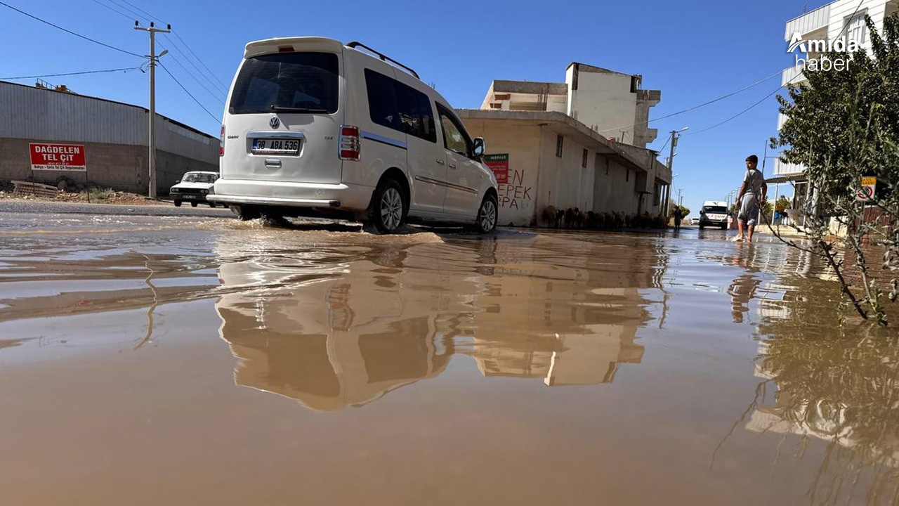 Şanlıurfa’da tarımsal sulama suyu caddeleri göle çevirdi