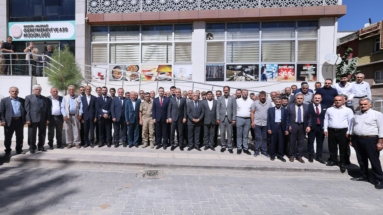 Mardin Valisi muhtarlarla bir araya geldi
