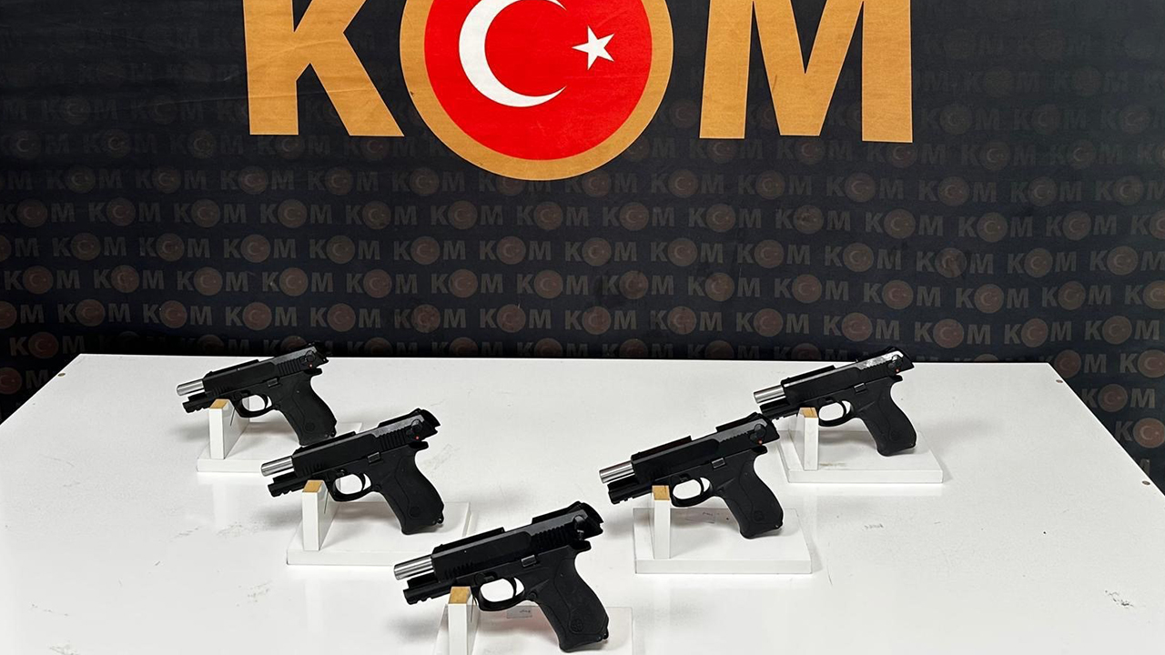 Mardin’de 5 ruhsatsız tabanca ele geçirildi, 1 şahıs tutuklandı