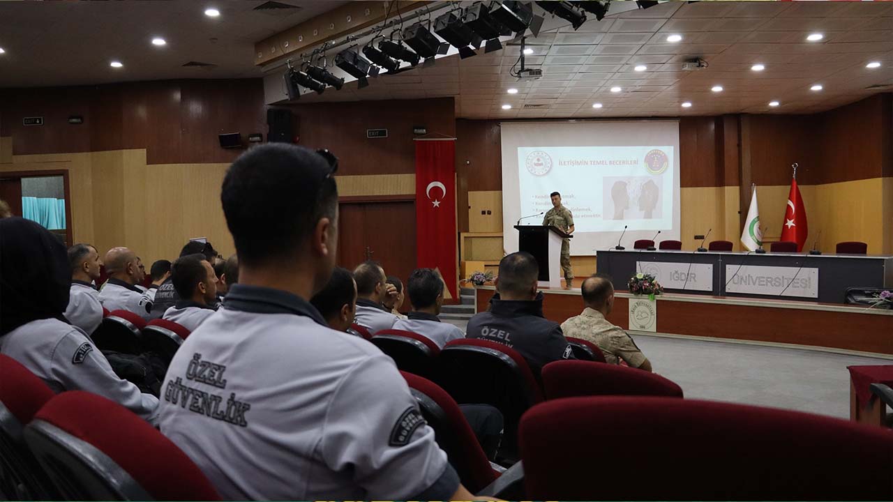 Iğdır'da öğrencilere güvenlik ve farkındalık eğitimi