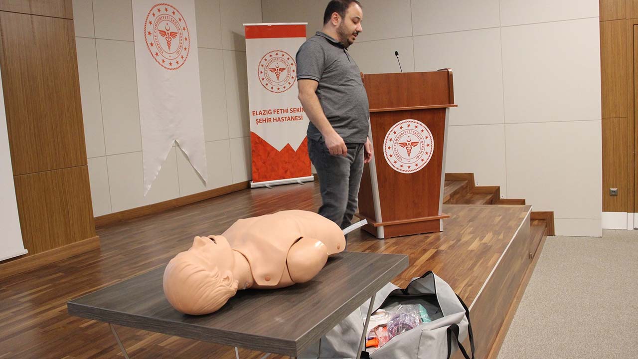 Elazığ’da sağlık çalışanlarına eğitim
