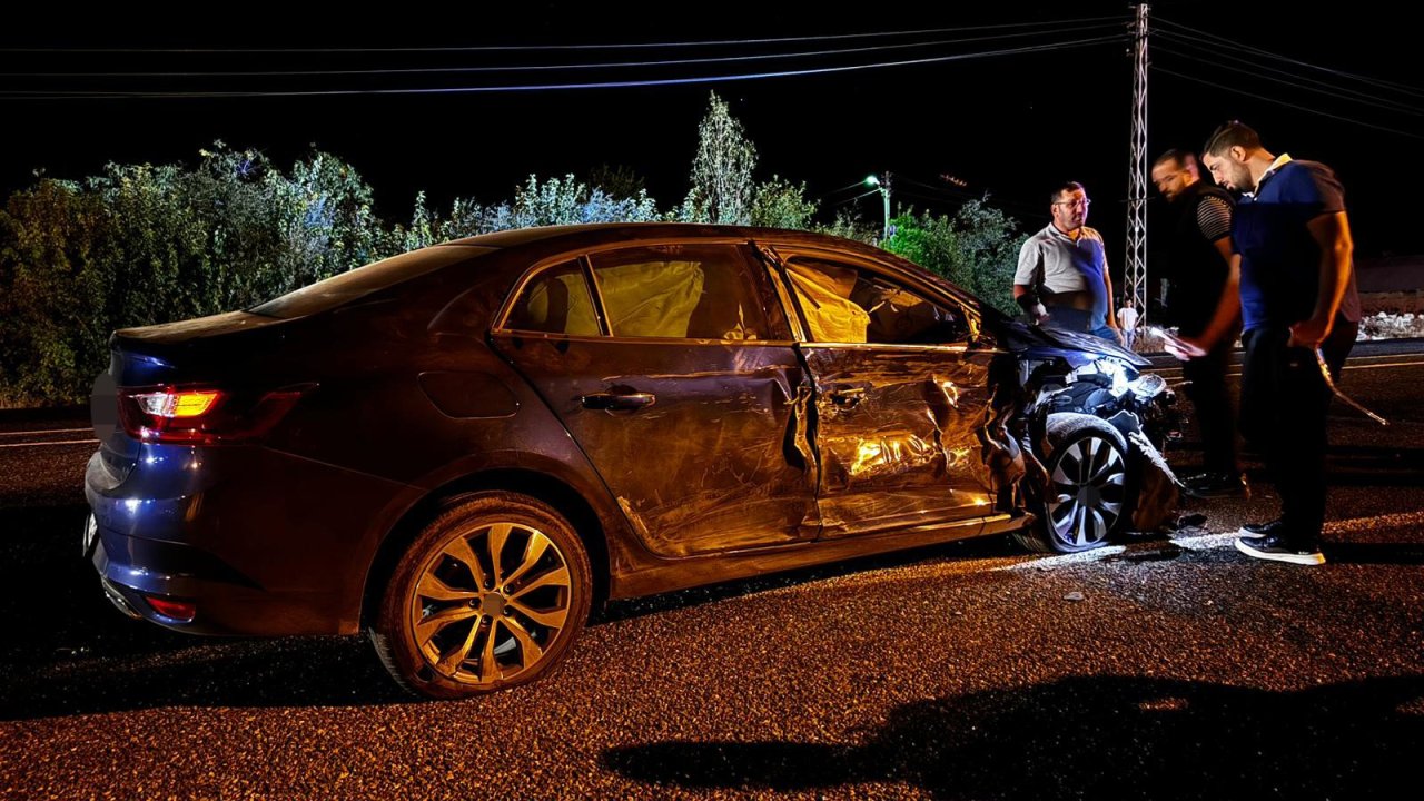 Elazığ'da trafik kazası: İki otomobil çarpıştı