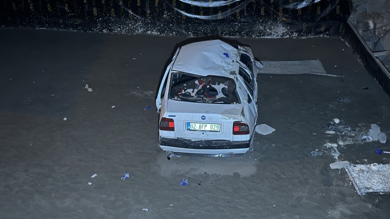 Adıyaman'da otomobil inşaat temeline düştü: 4 yaralı