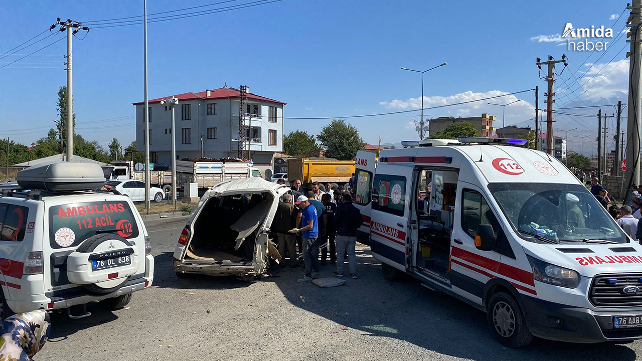 Iğdır’da zırhlı polis aracıyla otomobil çarpıştı: 4 kişi yaralı