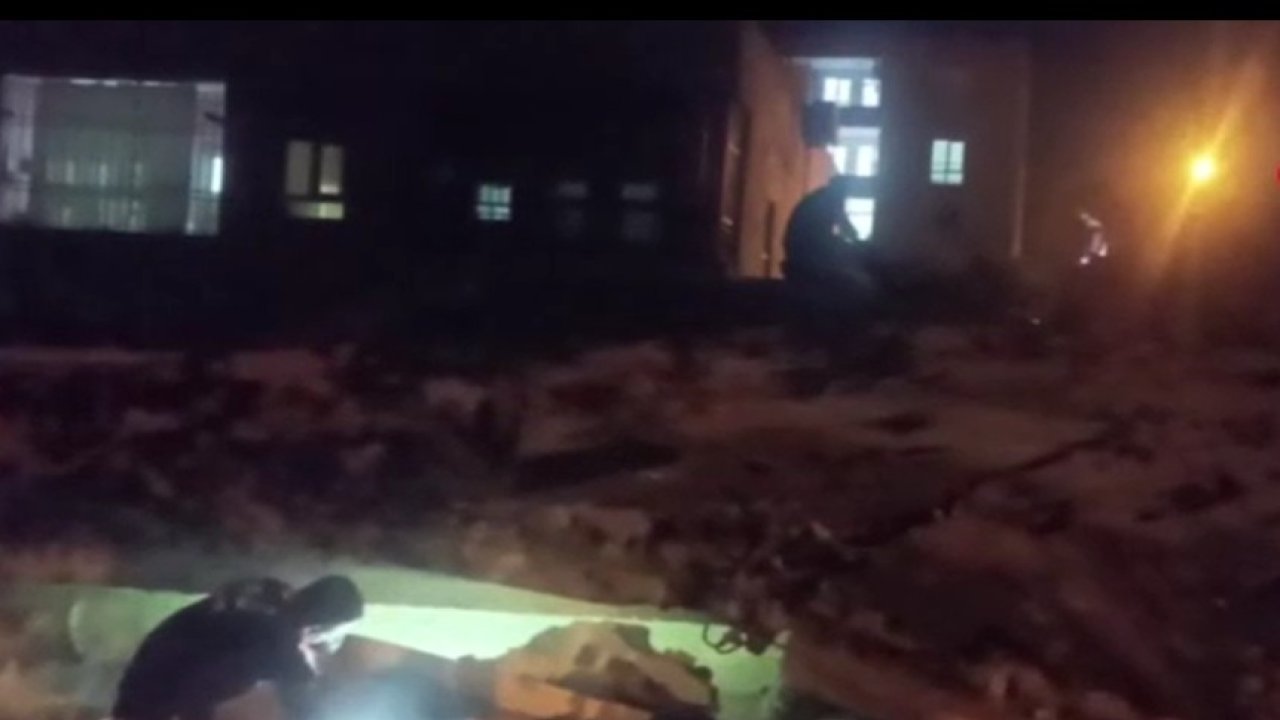 Batman'da bina aniden çöktü
