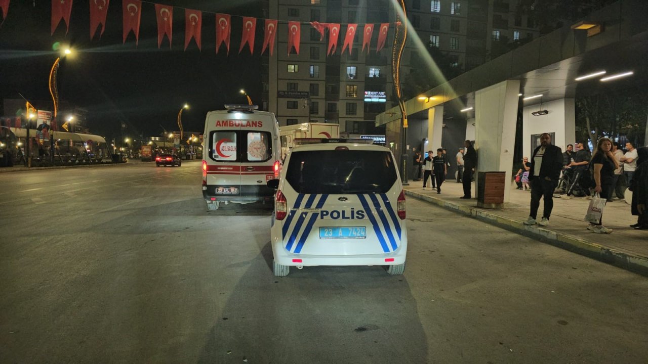 Elazığ'da parkta gasp dehşeti: Bir kişi bıçakla yaralandı