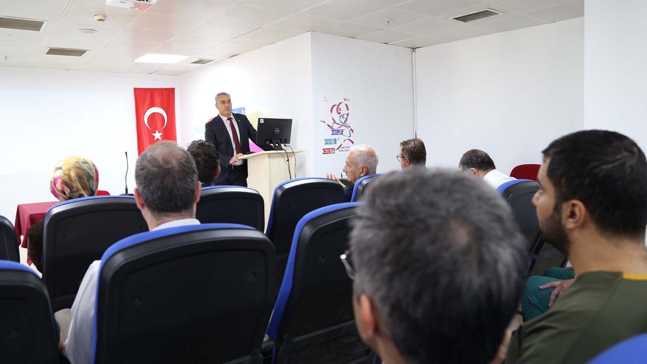 Diyarbakır’da Dünya Kalp Günü paneli düzenlendi