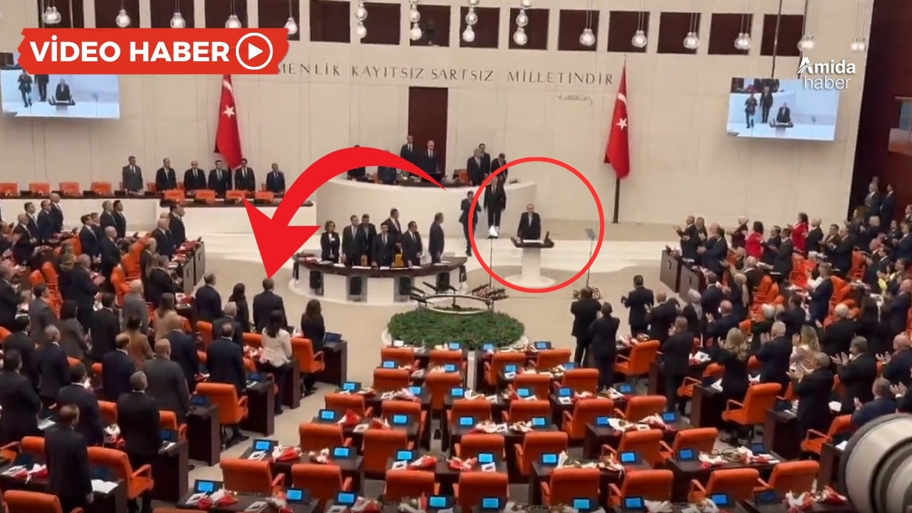 DEM’li vekiller Erdoğan’ı ayakta karşıladı