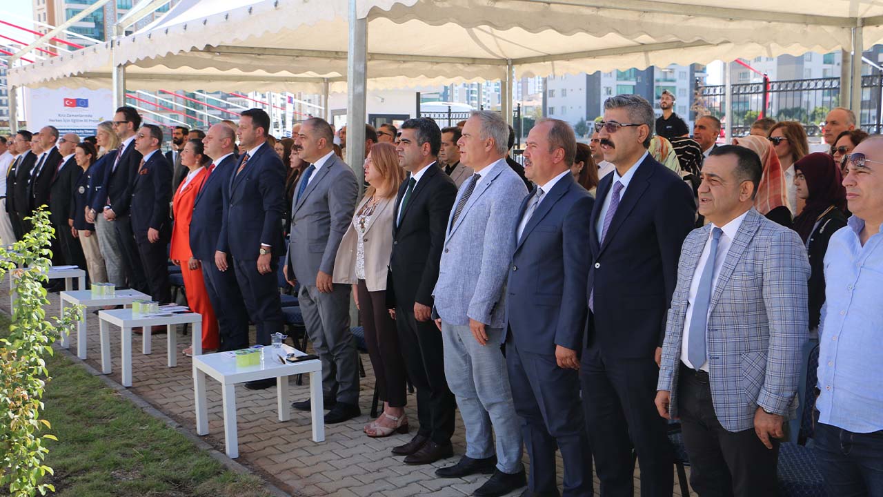 Diyarbakır’da 97 okulun açılışı yapıldı
