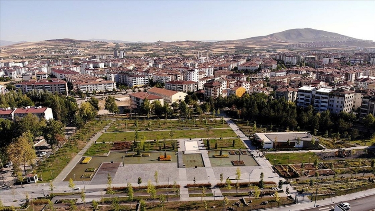 Elazığ'da 3 yaşındaki çocuk balkondan düştü