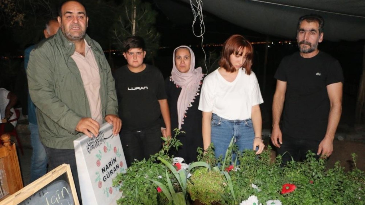 Tahliye edilen akrabalar Narin Güran’ın mezarını ziyaret etti