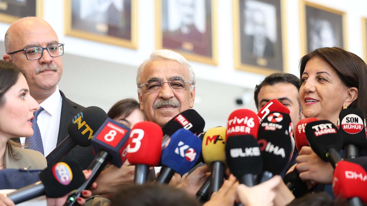 DEM heyeti İmralı’ya gitti
