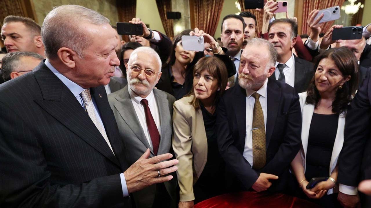 DEM’li vekilin oğlu paylaştı, HDP’li vekilden sert tepki